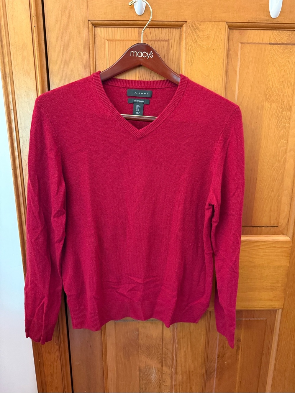 Tahari Men's Bright Red V-Neck Cashmere Sweater